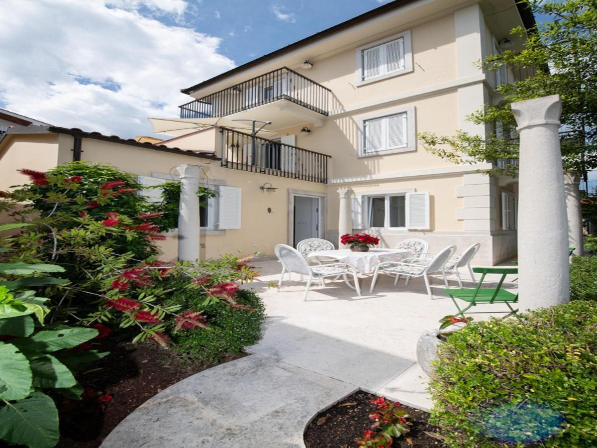 Marina With Sea View Apartment